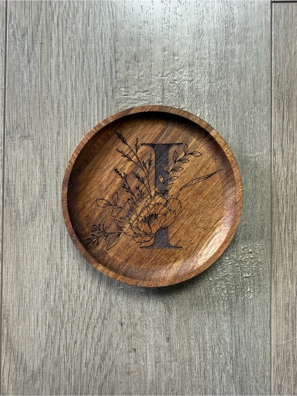 Round Wooden Trinket Dish with Engraved Floral Monogram 'I'